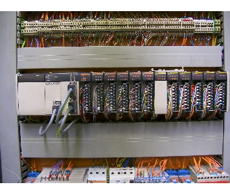 Machines contactors for information system connection.